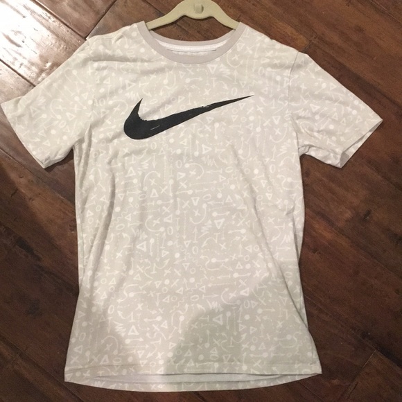 Nike Other - Nike light grey logo T-shirt